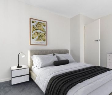 Affordable Comfort: 2 Bedroom, 1 Bath - UNFURNISHED - Photo 1