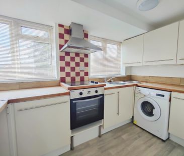 2 bedroom flat to rent - Photo 2