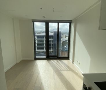 611 - 10 Alpha Street, Te Aro - Photo 2