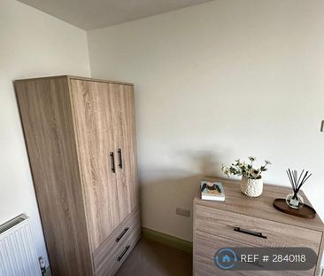 1 bedroom in a house share to rent - Photo 3
