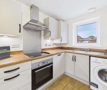 Laurie Close, Yate, Bristol - Photo 6