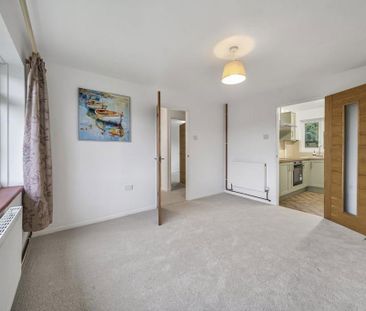 2 bedroom bungalow to rent - Photo 2