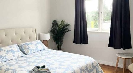 7-Bedroom Villa Flat – Herne Bay, Auckland - Photo 4