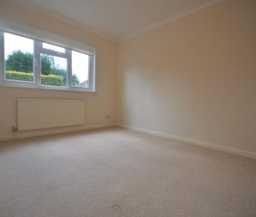 4 bedroom detached house to rent - Photo 6