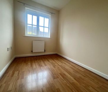 4 bedroom semi-detached house to rent - Photo 4