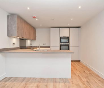 2 bedroom Flat To Let - Photo 6