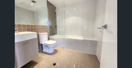 MODERN SPLIT-LEVEL 1-BEDROOM APARTMENT IN THE HEART OF MAROUBRA JUNCTION - Photo 5