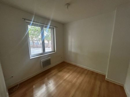 Location Appartement 4 pièces 90m² LILLE 59000 - Photo 2