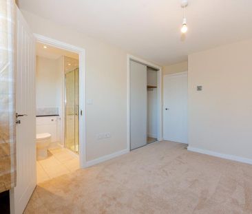 3 bedroom semi-detached house to rent - Photo 6