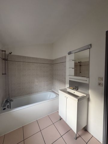 Location Appartement 2 pièces 49m² CASTELNAUDARY 11400 - Photo 4