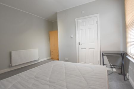 2 Bedroom Apartment - Photo 4