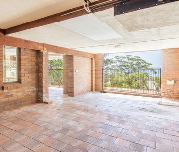 LUXURIOUS AND COMFORTABLE HOME WITH POOL - Photo 1