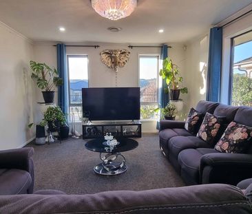 Family Home with Mountain Views! - Photo 1