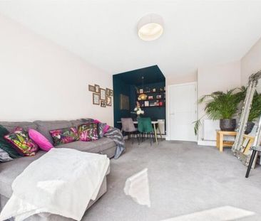 2 bedroom semi-detached bungalow to rent - Photo 2