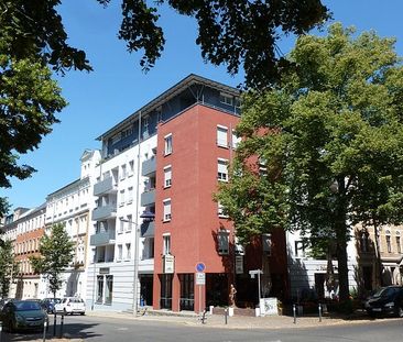 BALKON, TIEFGARAGE, AUFZUG, BARRIEREARM, ... - Foto 1