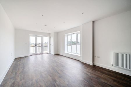 2 bedroom flat to rent - Photo 2