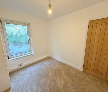 2 bedroom end of terrace house to rent - Photo 2