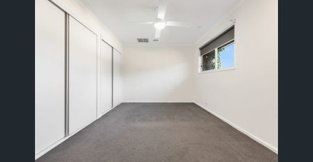 Modern Family Home - Photo 3