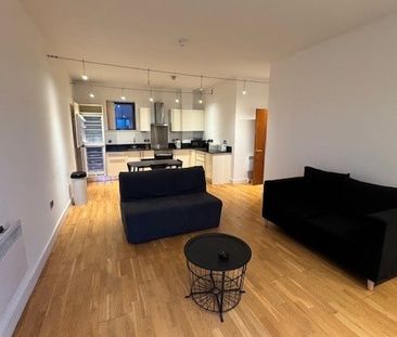 2 Bed Flat, Malta Street, M4 - Photo 1