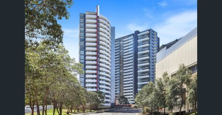 Two Bedroom Apartment in Convenient Location - Photo 3