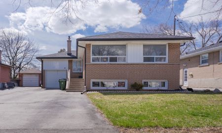 For Lease - 55 Bridgenorth Crescent, Toronto, Ontario - Photo 2