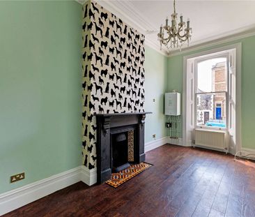 A fine stone built bay fronted family house on the cusp of fashionable Whiteladies Road. - Photo 5