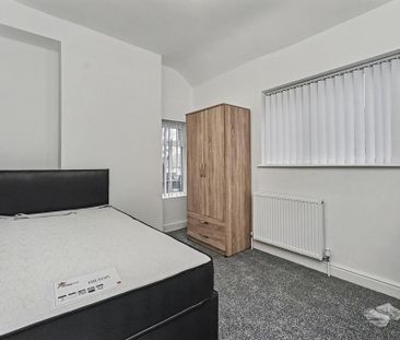 6 bedroom semi-detached house to rent - Photo 3