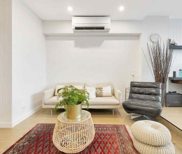 South Melbourne - Photo 6