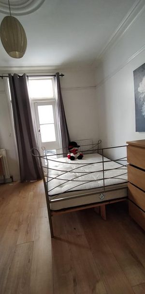 1 bedroom in a house share to rent - Photo 1