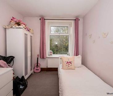 2 bedroom property to rent in Bury - Photo 1
