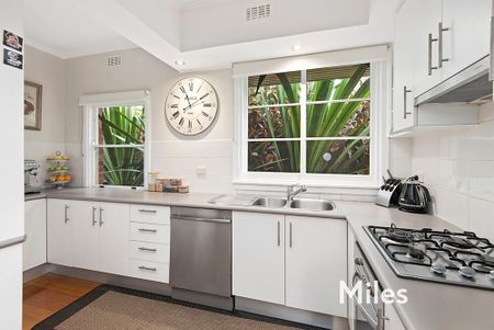 23 Burton Crescent, Ivanhoe East - Photo 4