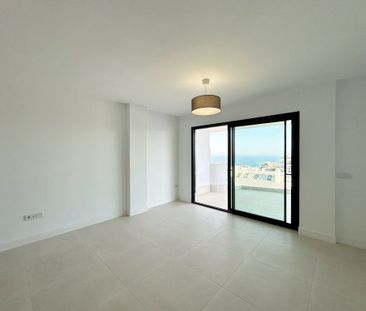 3 room luxury Flat for rent in Fuengirola, Spain - Photo 2