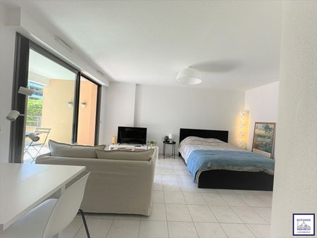 Location Appartement 1 pièce 33m² - Photo 2