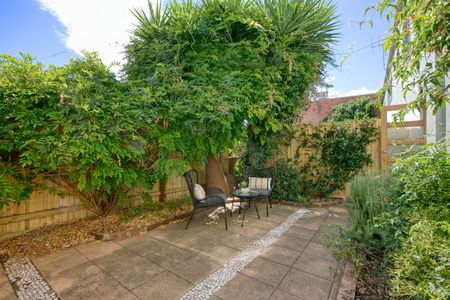 Light, Bright And Perfectly Positioned - Photo 4