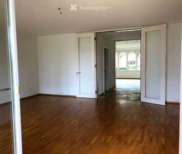 Grosszügige 2.5-Zimmer-Wohnung im Erdgeschoss mit Garten und Aussic... - Foto 1