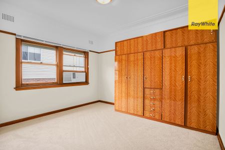 Perfectly located! - Photo 5