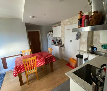 2 bedroom apartment to rent - Photo 6