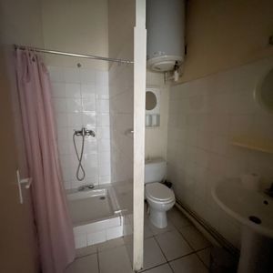 Location Appartement 1 pièce 24m² - Photo 2