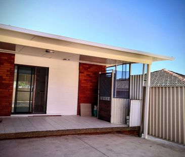 Fully Renovated Four Bedroom Family Home - Photo 5