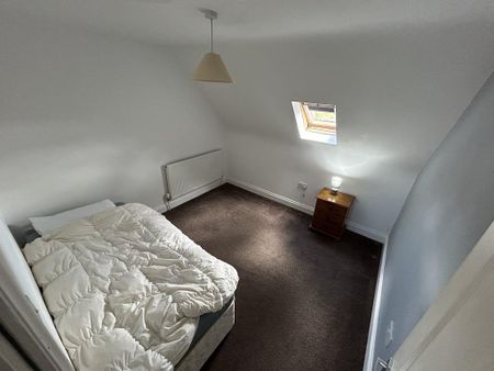 3 bedroom flat to rent - Photo 3