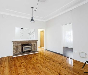 Gorgeous Two Bedroom Flat - Photo 1