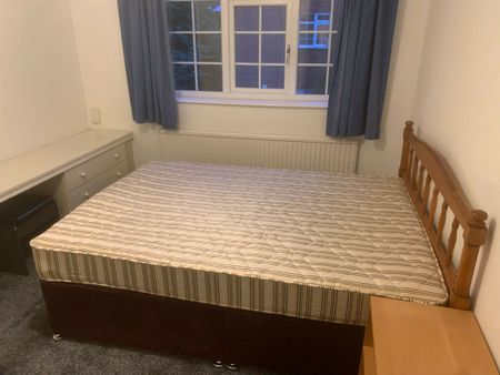 North Grange Mews,Ls6 - Photo 3