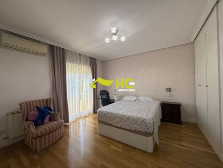 Alquiler Chalet Pareado en Casco Urbano, Villaviciosa De Odón - Photo 3