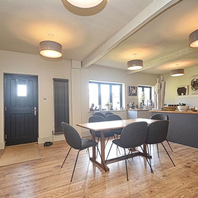 4 bedroom detached house to rent - Photo 1