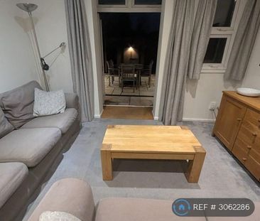 4 bedroom terraced house to rent - Photo 2