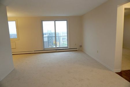 Royal Oak Towers - Photo 2