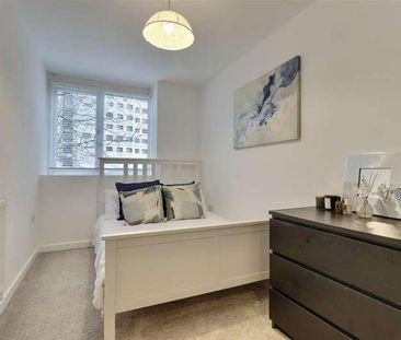 Isambard Brunel Road, Portsmouth, PO1 - Photo 5