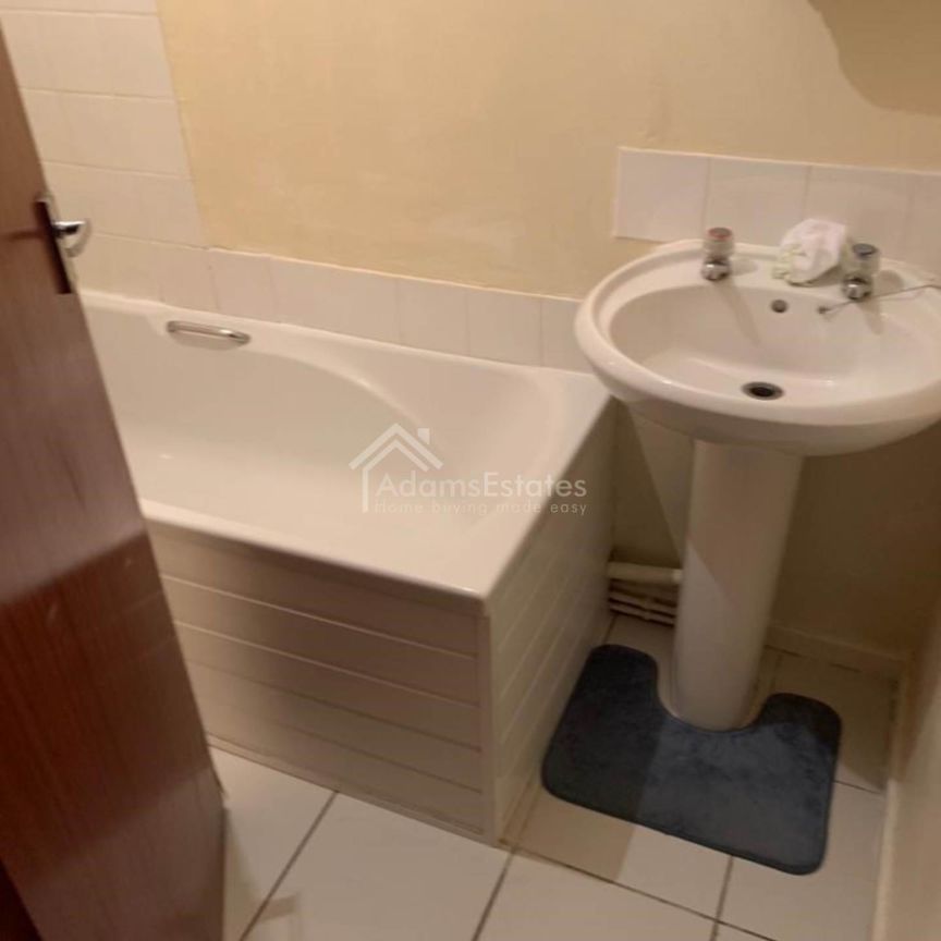 Price £600 pcm - Available Now - Unfurnished - Photo 1