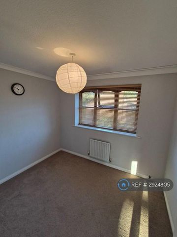 4 bedroom detached house to rent - Photo 3