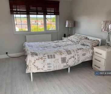 1 bedroom in a house share to rent - Photo 4